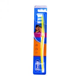 Oral B Toothbrush Classic 3 Effect 40 Medium